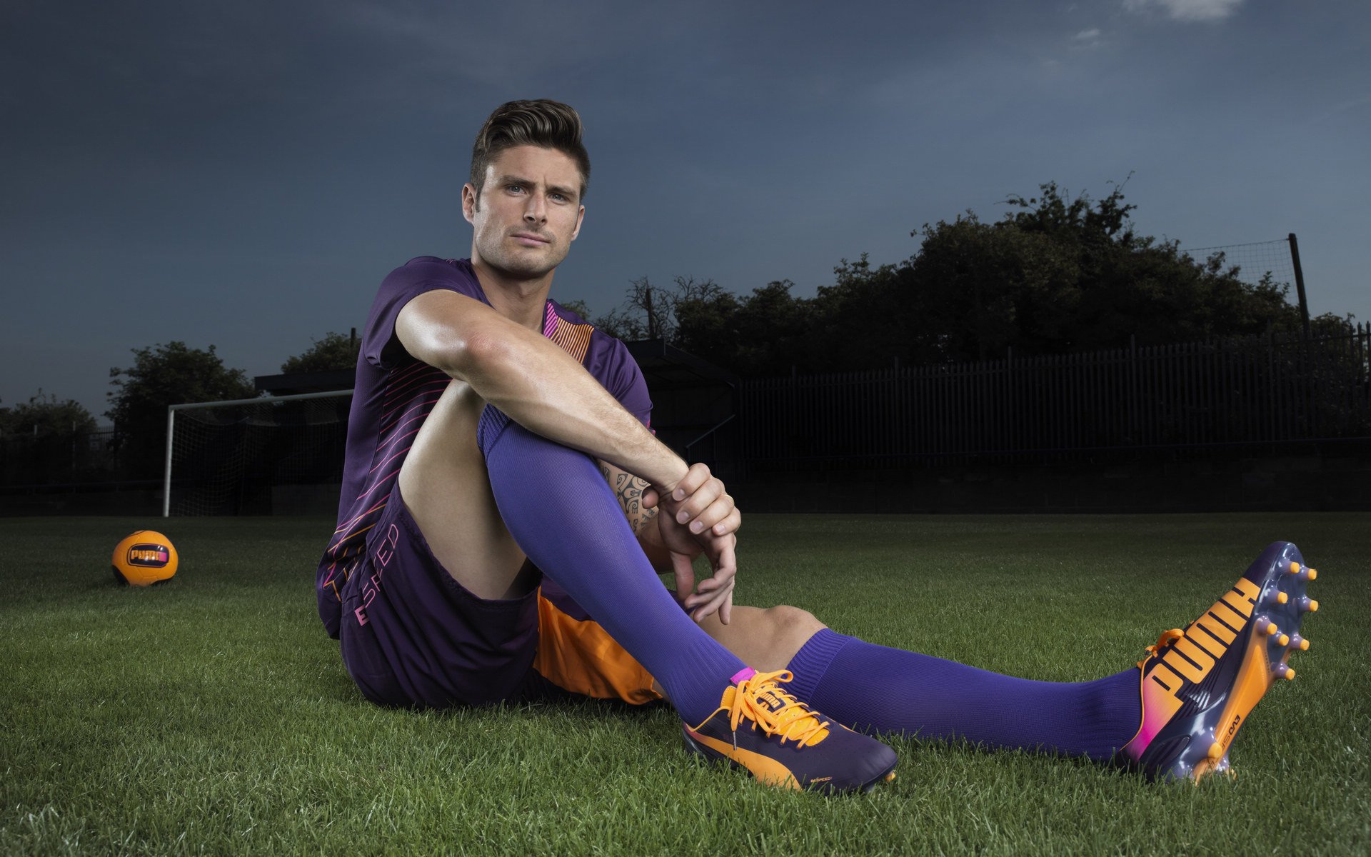 被团队信任的力量：合作共赢的幕后秘密，团队合作中相互信任的重要性